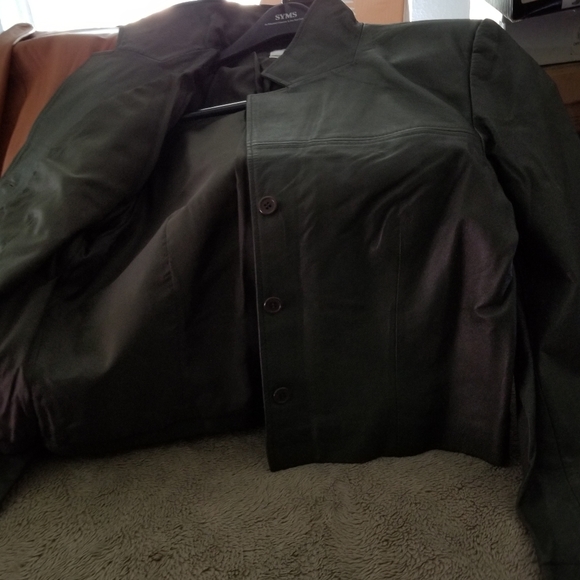 Jacker - Picture 2 of 5